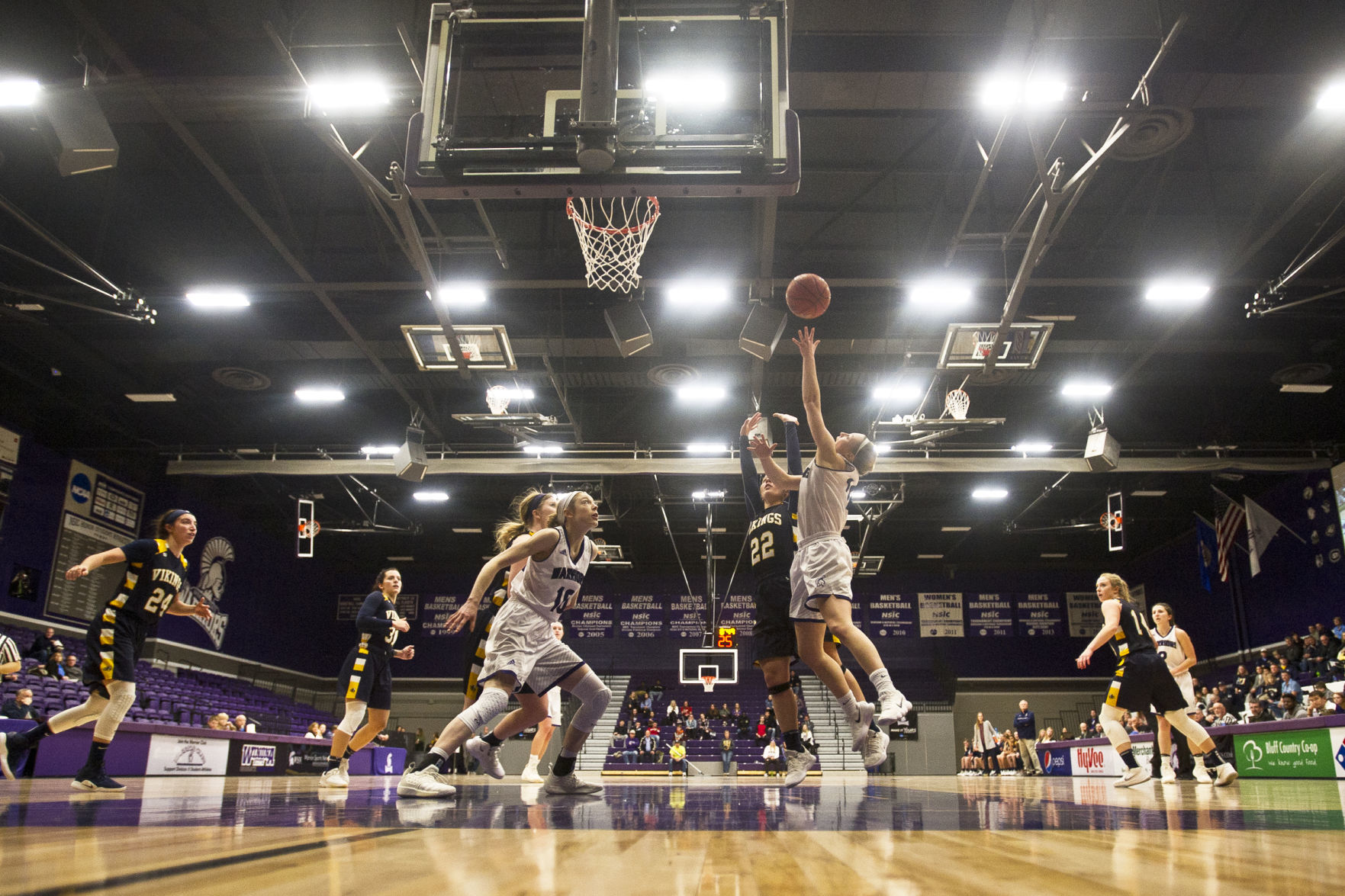 WSU v. Augustana 04